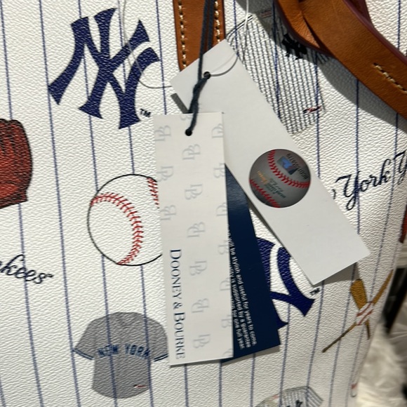 NWT Authentic Yankees Tammy Tote - Picture 7 of 13
